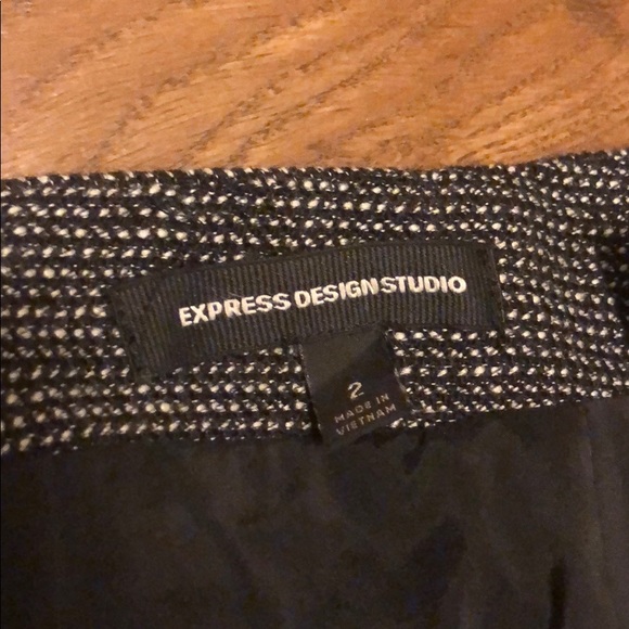 Tweed pencil skirt. Express. Size 2. - Picture 3 of 3